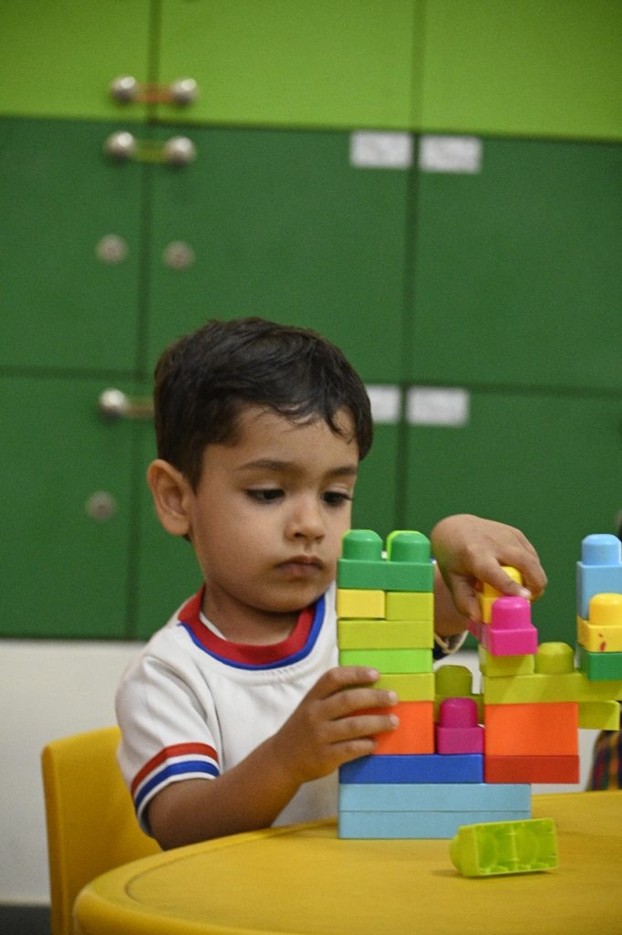 Why Day Boarding Schools Are Becoming Popular Among Working Parents